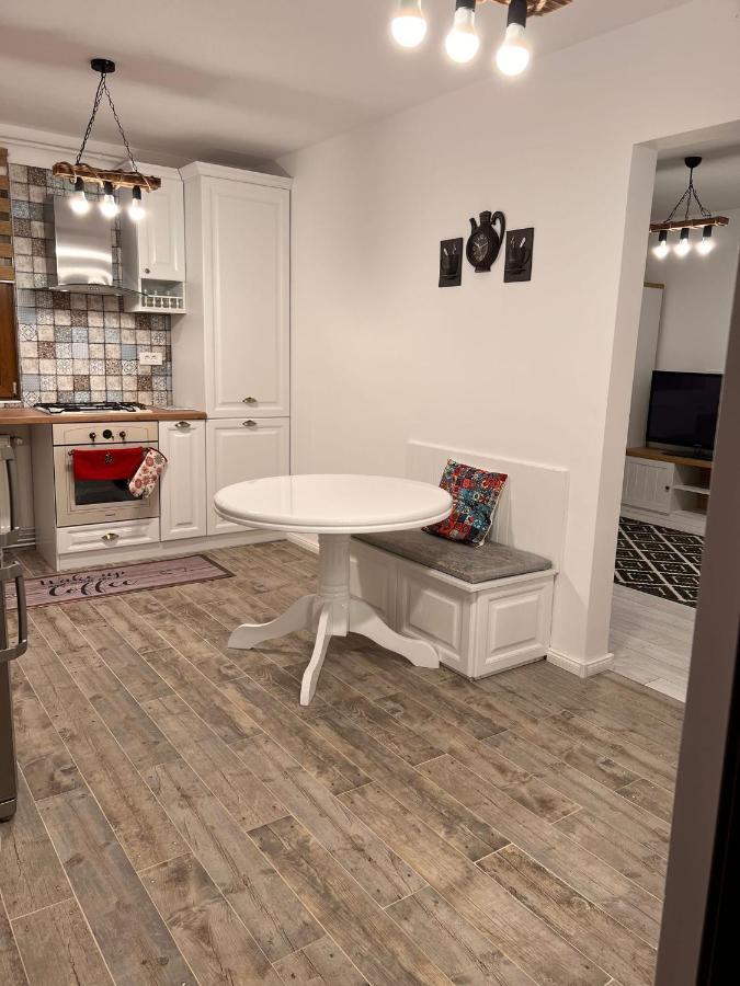 Apartament English Home 2 Camere Брашов Екстериор снимка